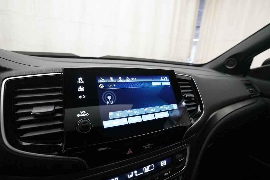 Certified 2025 Honda Passport EX-L image 6