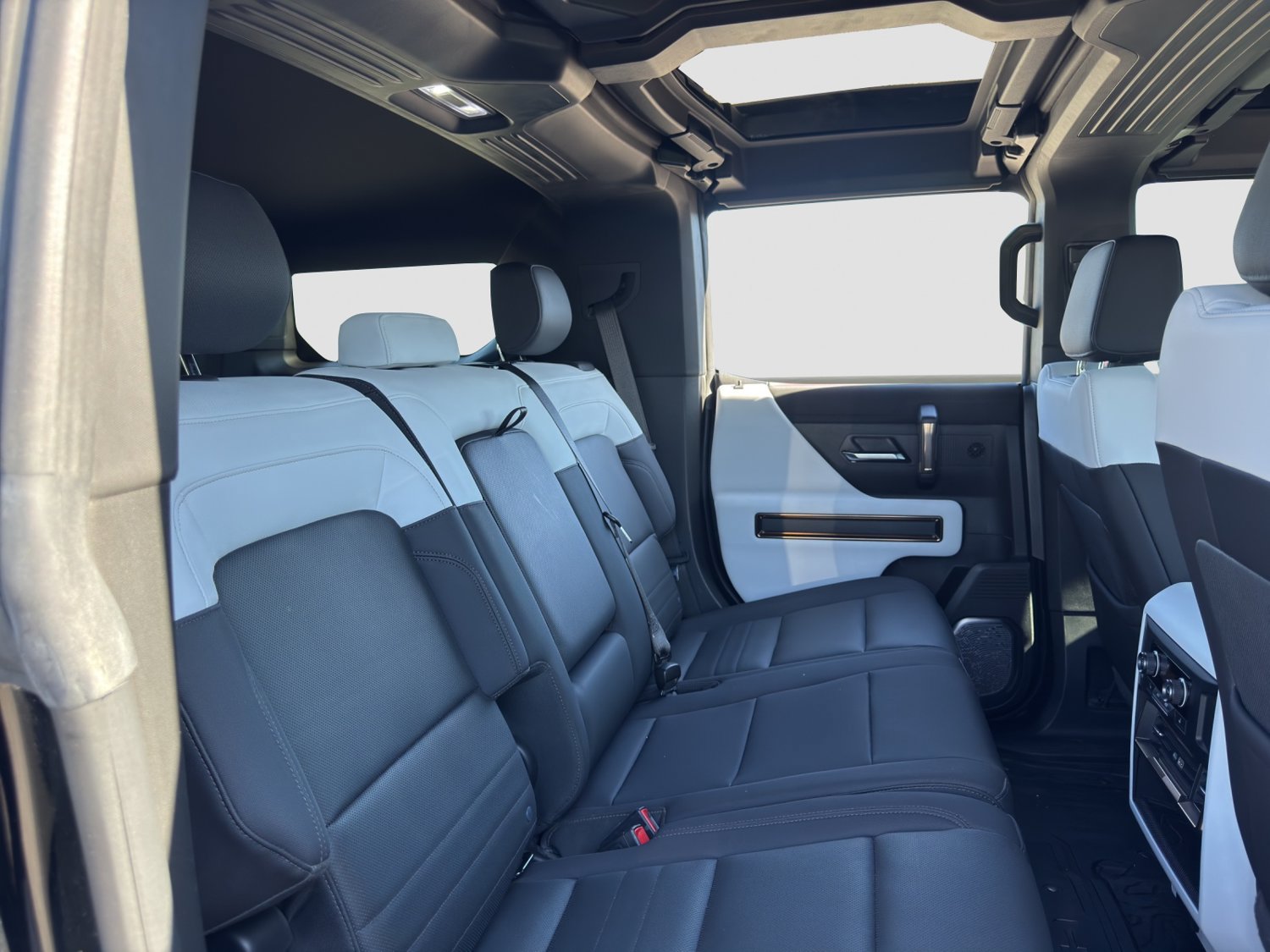 Used 2024 GMC Hummer EV 3X w/ Extreme Off-Road Package AWD/4WD image 31