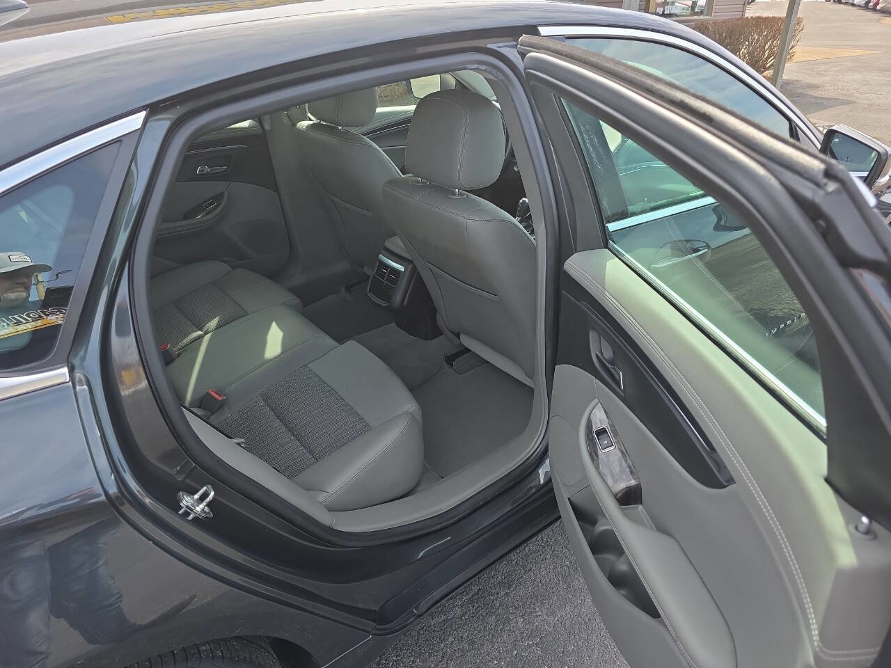 Used 2015 Chevrolet Impala LT w/ Convenience Package FWD image 12