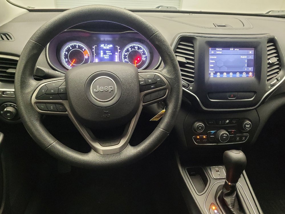 Used 2019 Jeep Cherokee Latitude w/ Popular Appearance Group FWD image 22