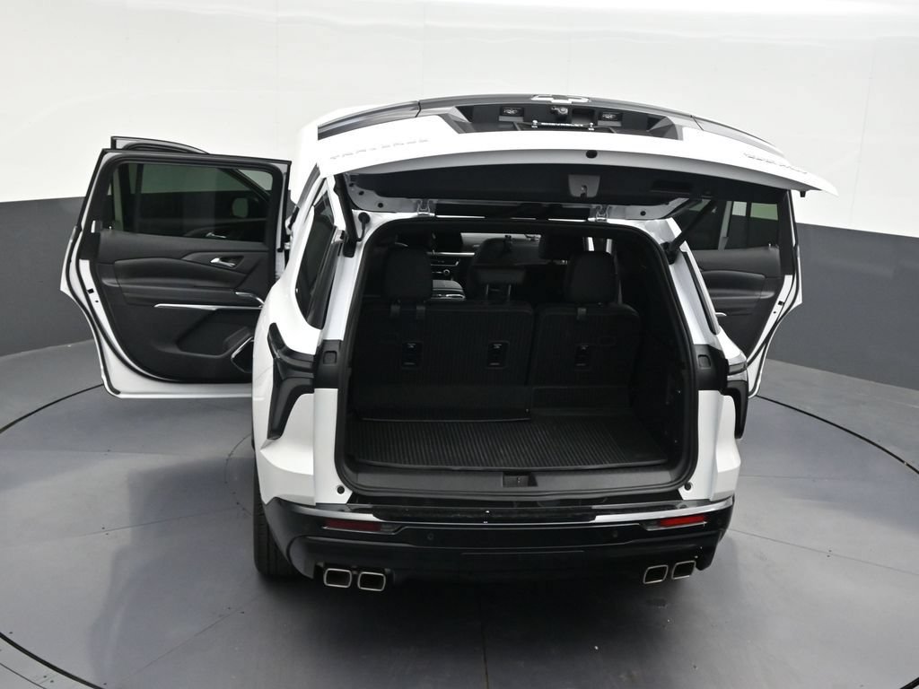 Used 2025 Chevrolet Traverse High Country FWD image 37