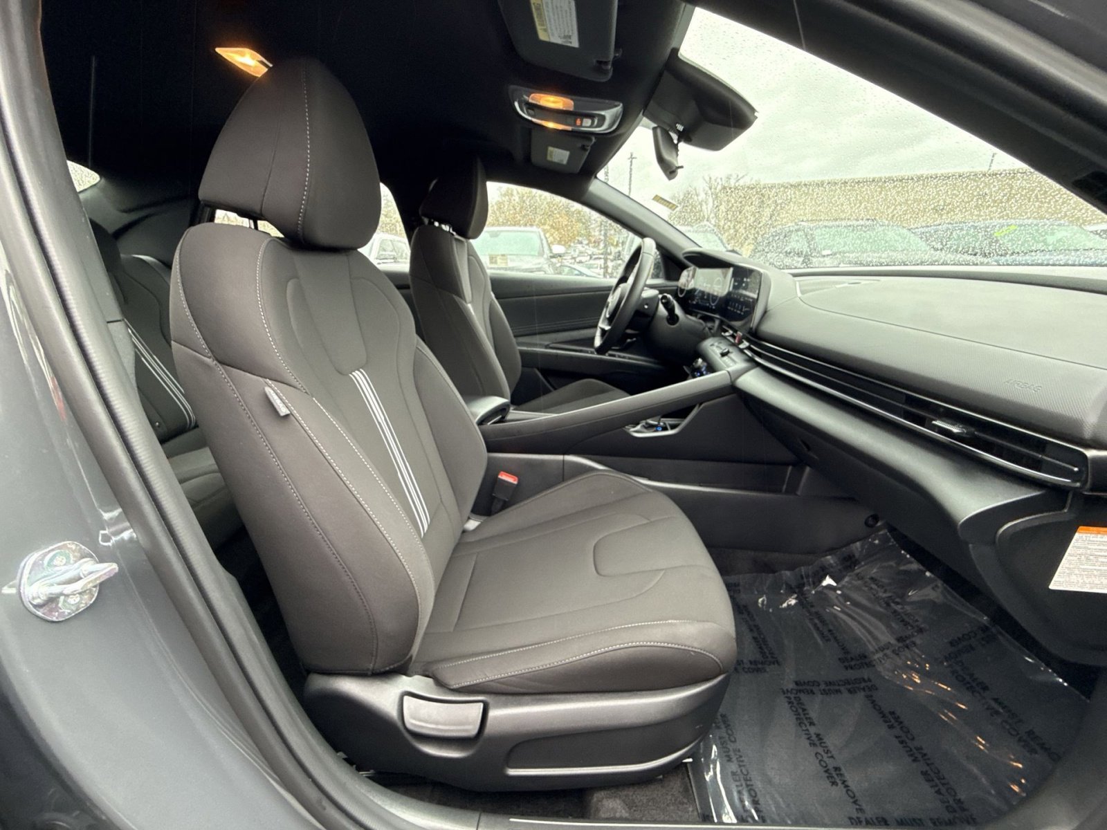 Used 2025 Hyundai Elantra SEL w/ Cargo Package image 25