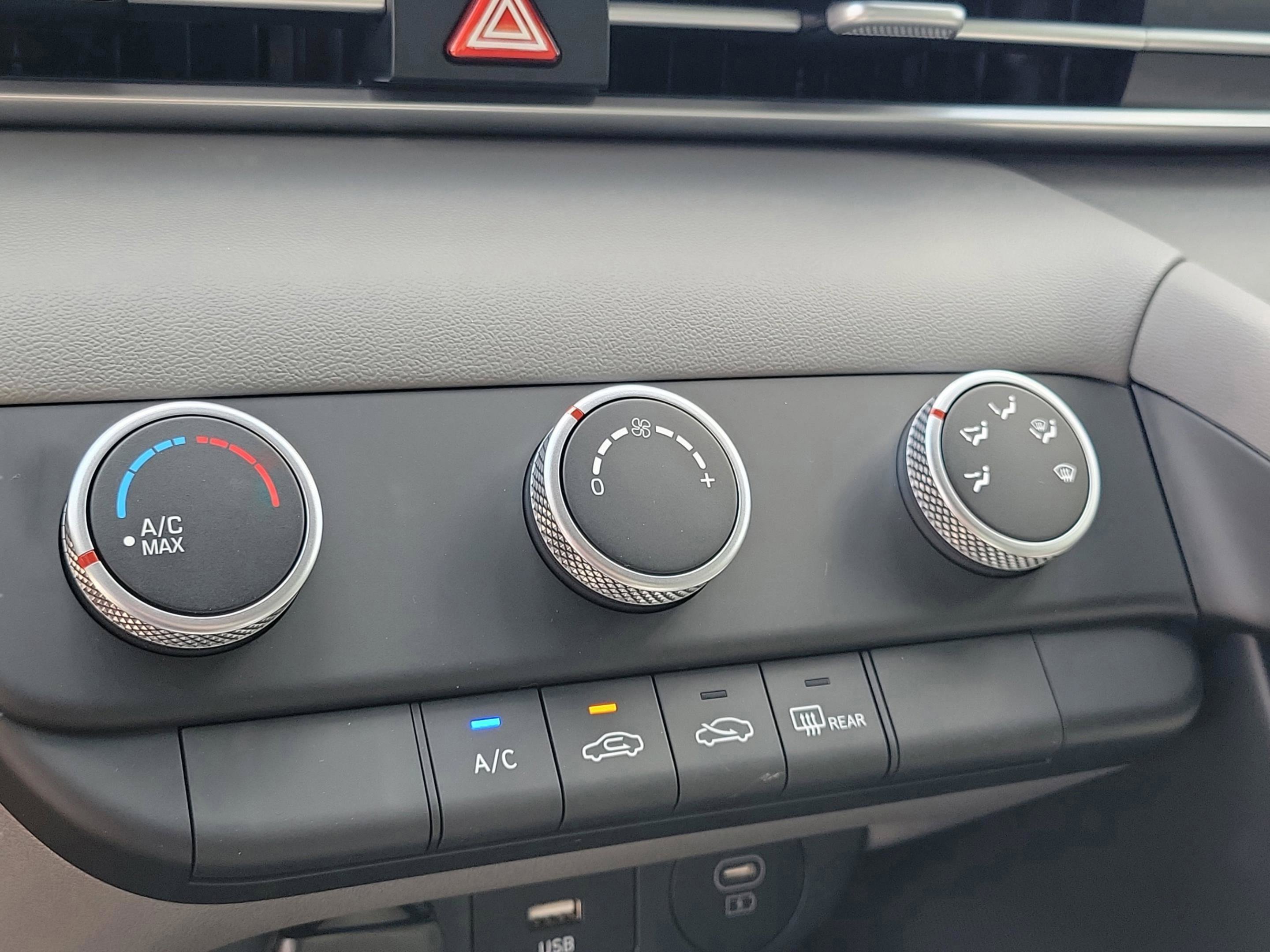 New 2026 Hyundai Elantra SE image 25
