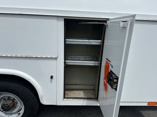 Used 2015 Ford E-350 and Econoline 350 Super Duty RWD image 6