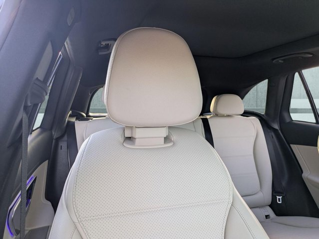 Used 2024 Mercedes-Benz GLC 300 4MATIC image 15