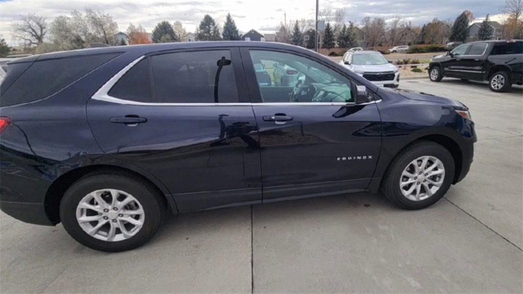 Used 2020 Chevrolet Equinox LT image 2