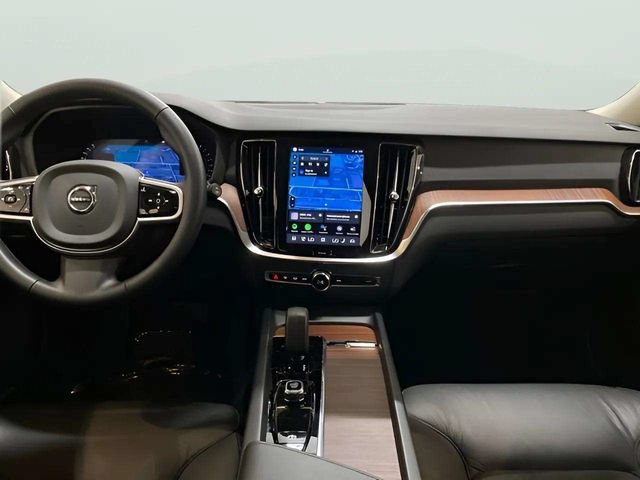 Used 2025 Volvo V60 B5 Cross Country Plus AWD/4WD image 14