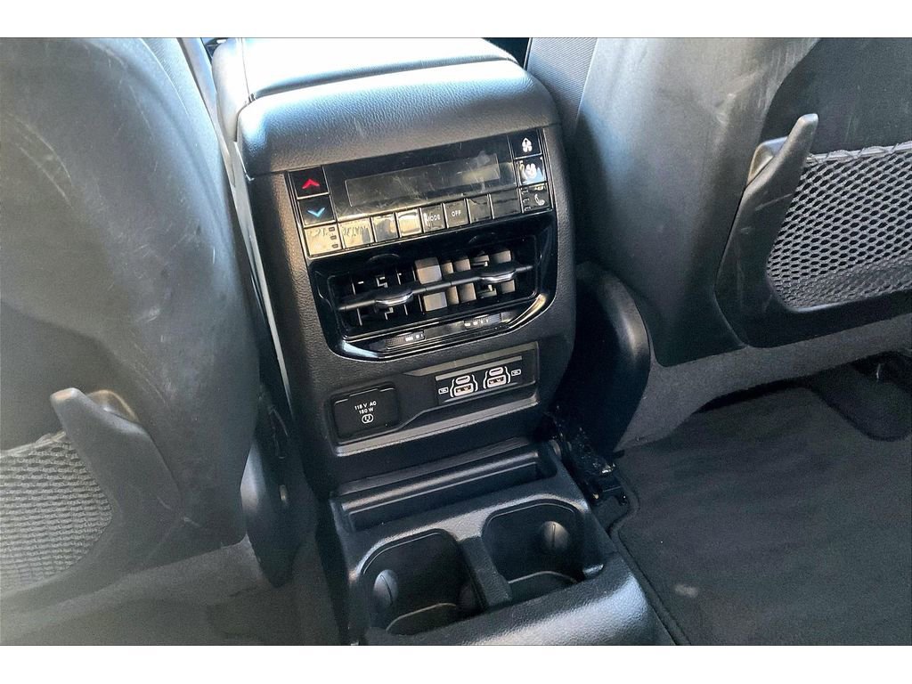 Used 2024 Jeep Grand Cherokee L Limited w/ Luxury Tech Group II image 36