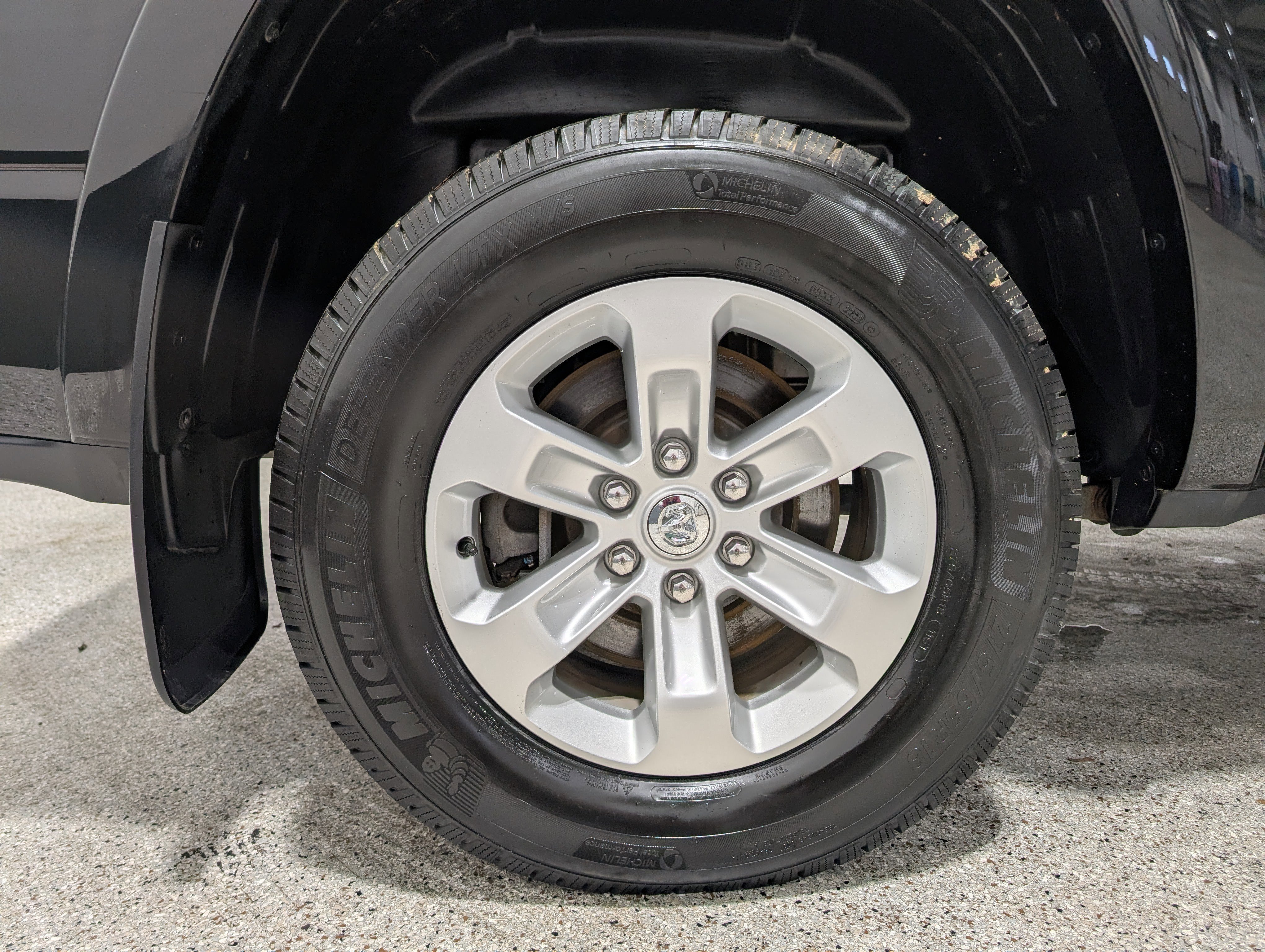 Used 2019 RAM 1500 Laramie image 14