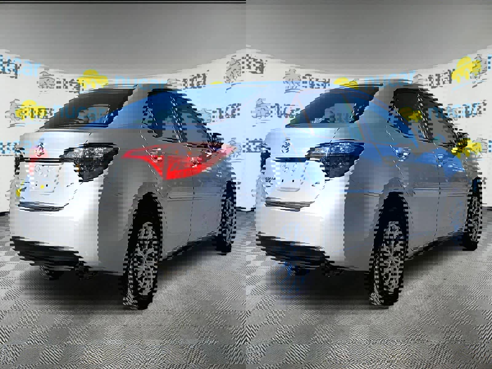 Used 2018 Toyota Corolla LE image 6