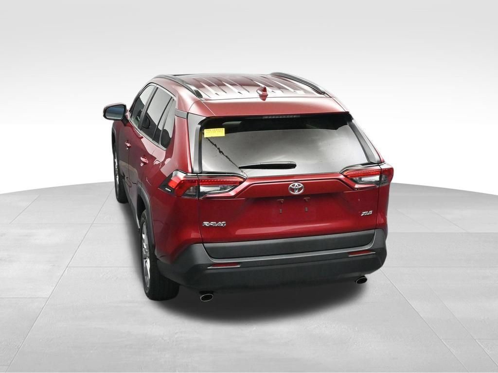 Used 2022 Toyota RAV4 XLE Premium FWD image 21