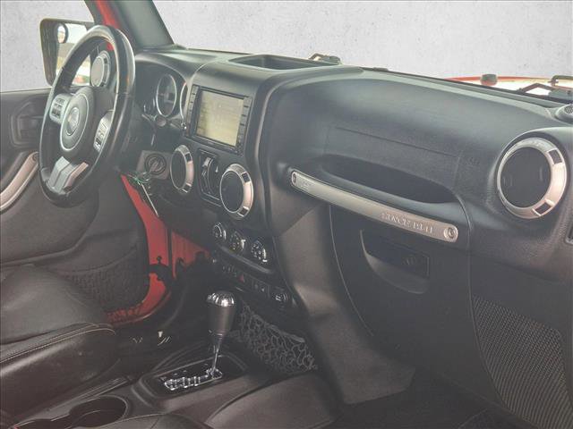 Used 2015 Jeep Wrangler Unlimited Rubicon AWD/4WD image 19