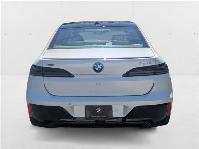 New 2025 BMW 750e xDrive w/ Premium Package image 7