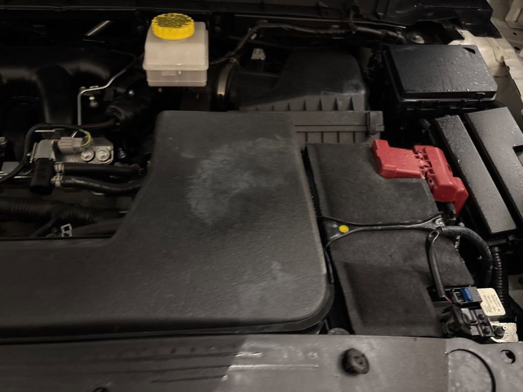 Used 2025 Nissan Pathfinder SV image 23