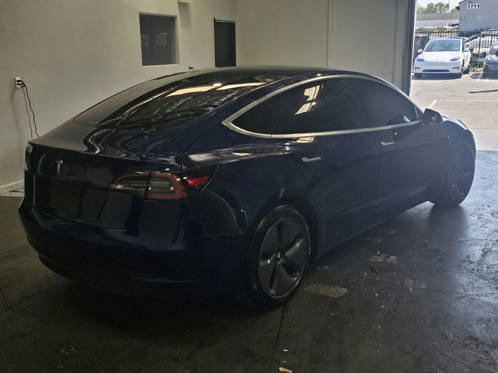 Used 2020 Tesla Model 3 Standard Range Plus image 4
