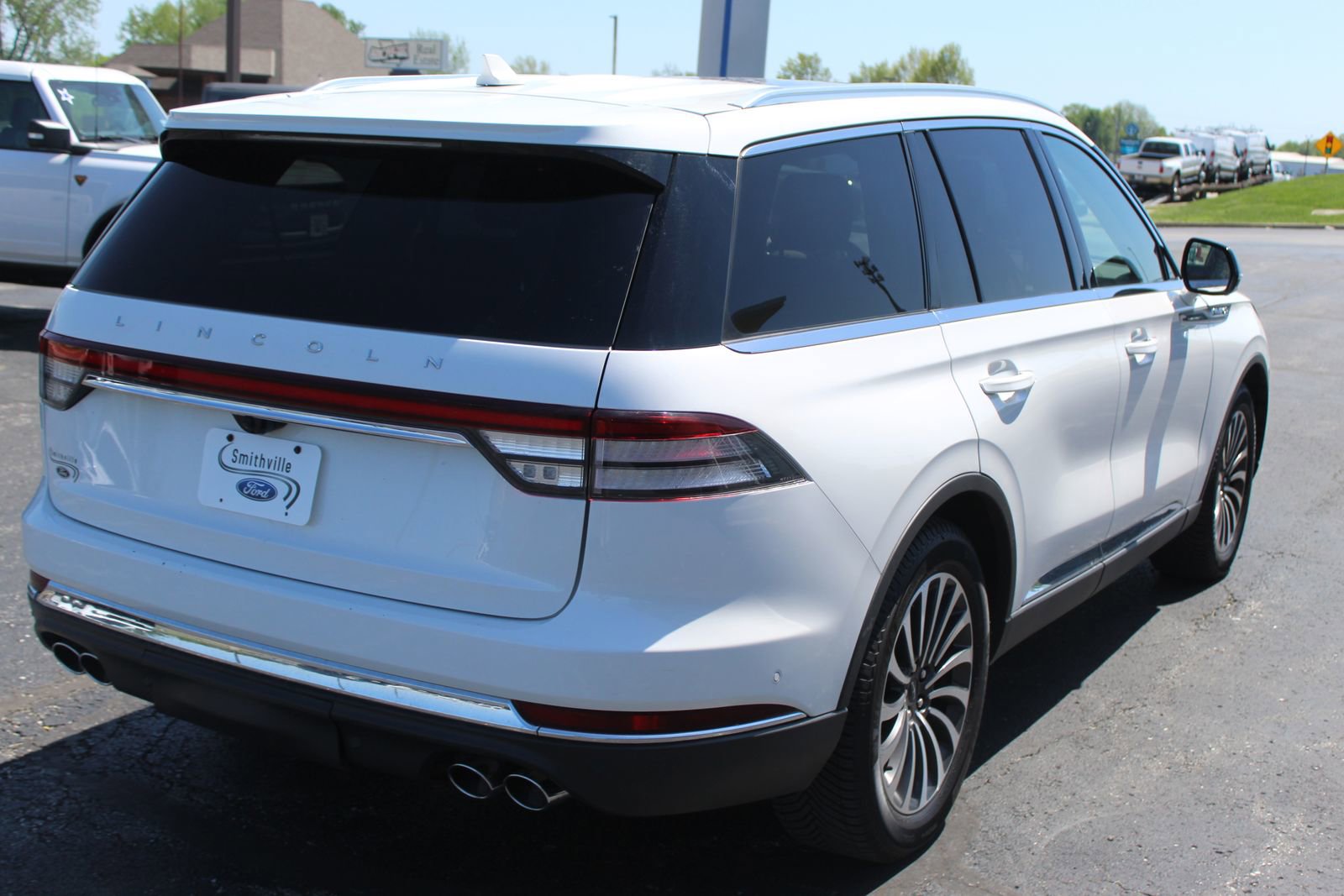 Used 2023 Lincoln Aviator Reserve w/ Equipment Group 201A AWD/4WD image 7