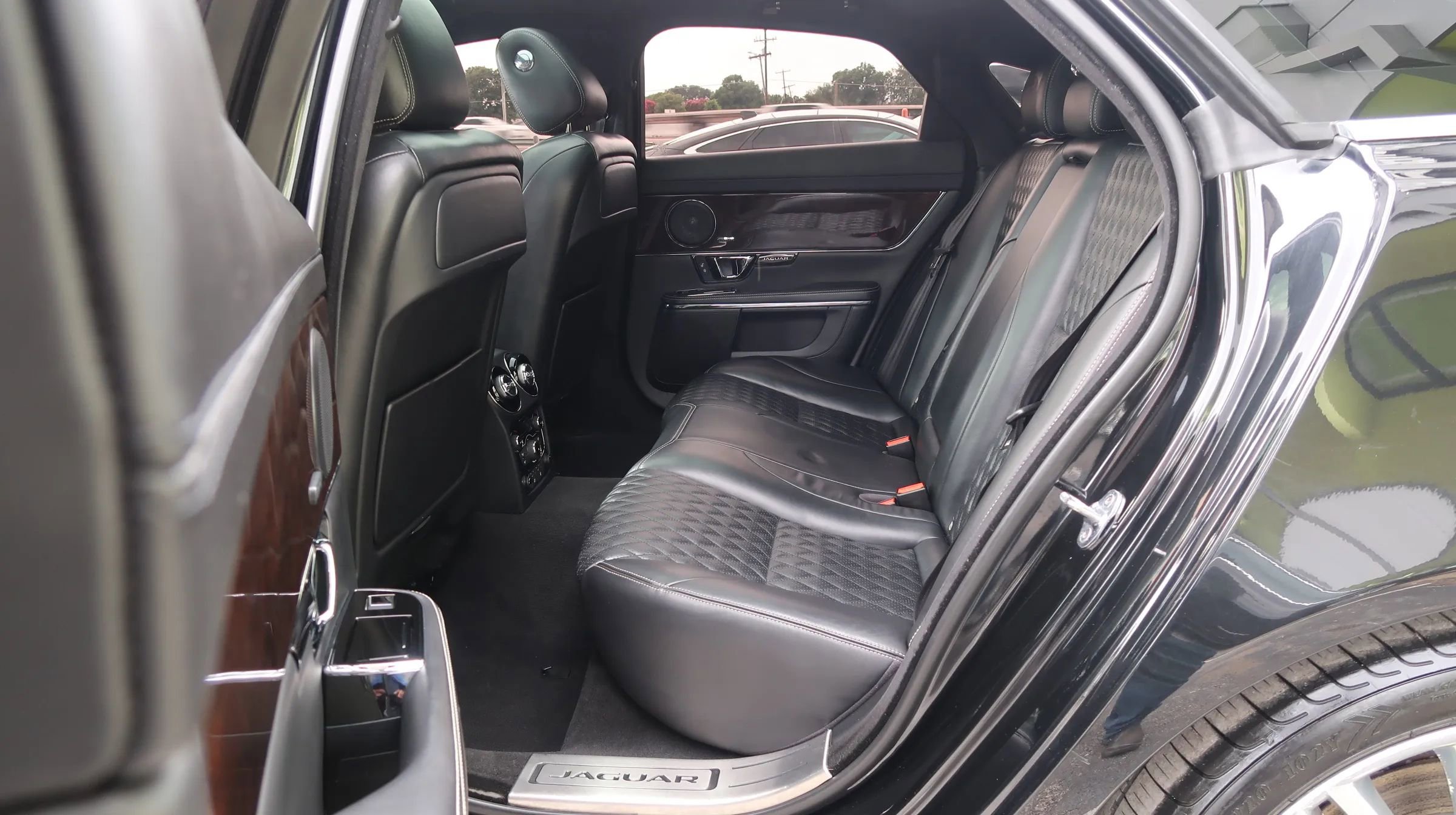Used 2017 Jaguar XJ R-Sport AWD/4WD image 18