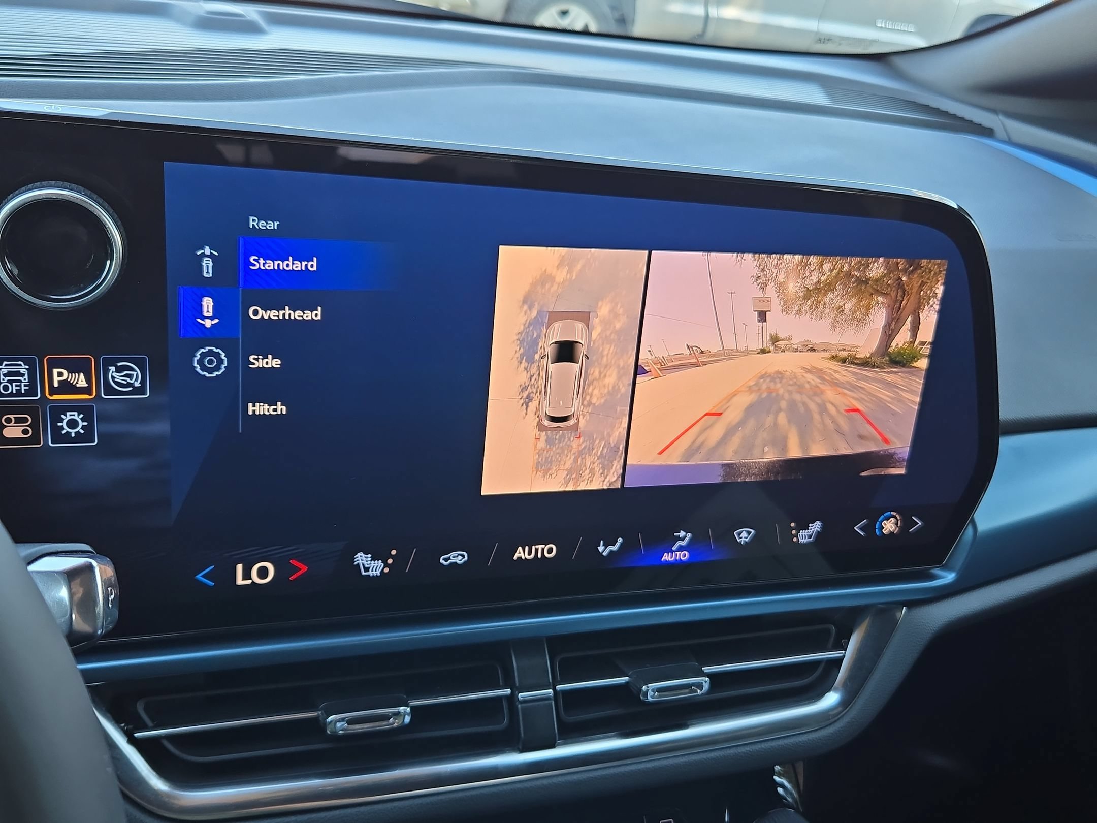 Certified 2024 Chevrolet Equinox EV LT FWD image 16