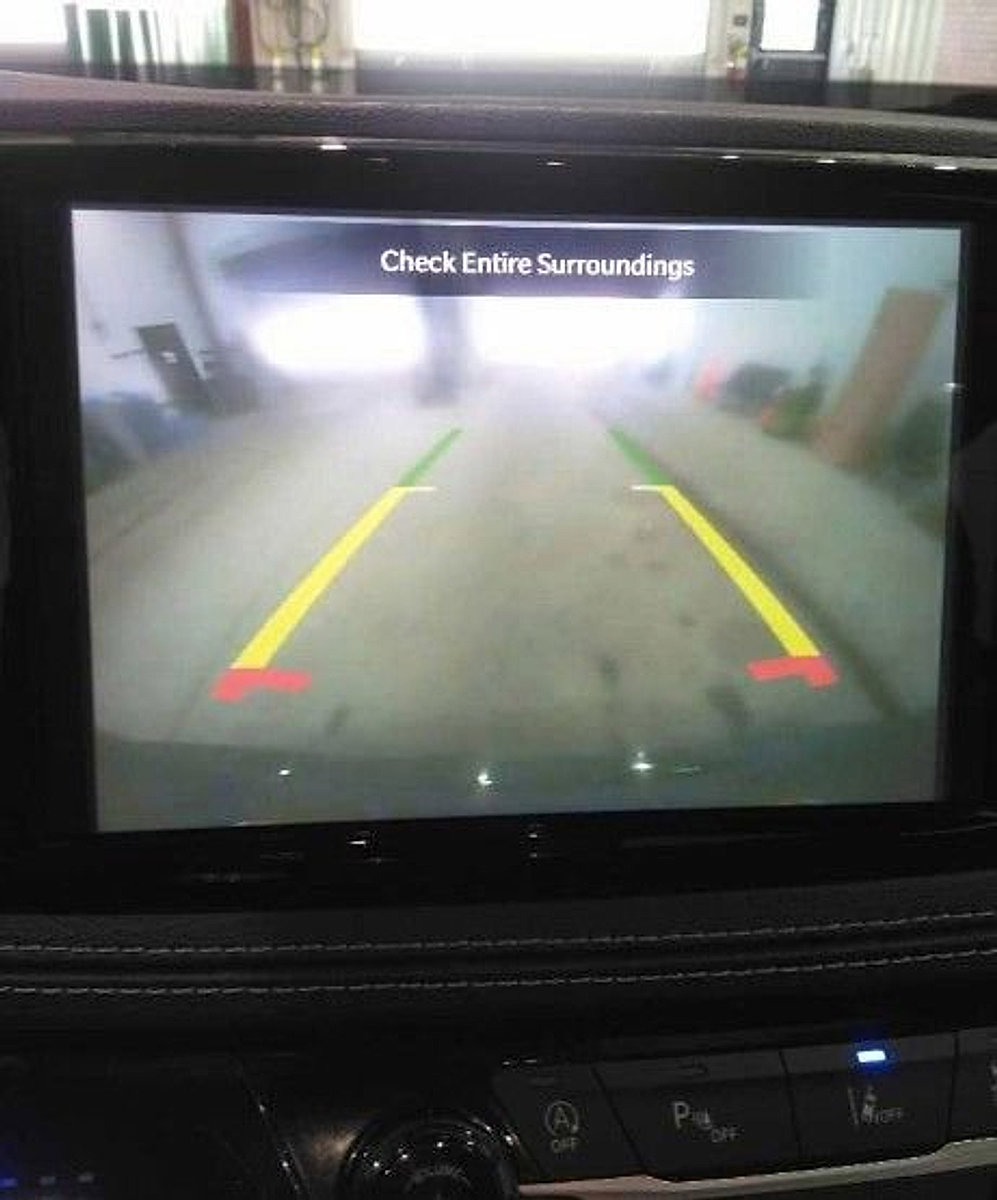 Used 2025 Chrysler Pacifica Limited image 7