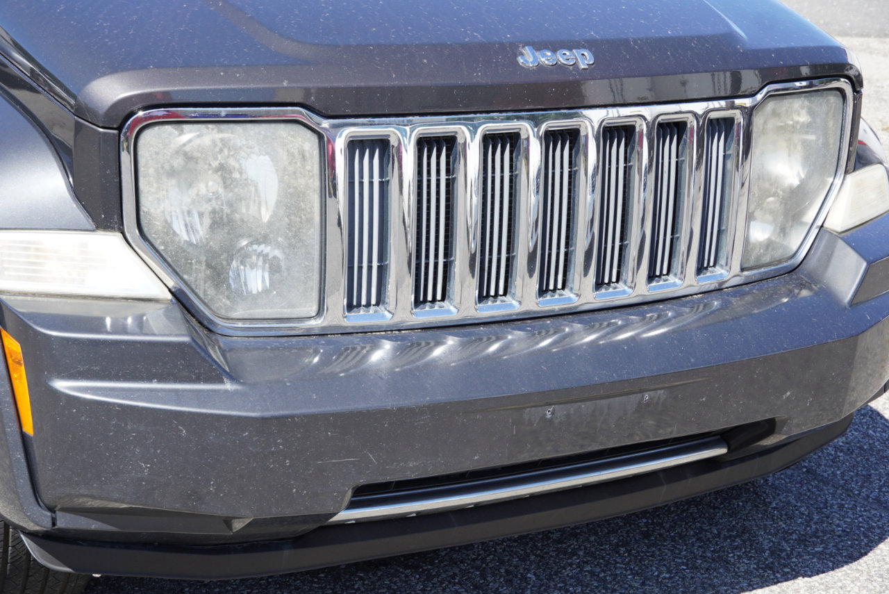 Used 2011 Jeep Liberty Sport image 3