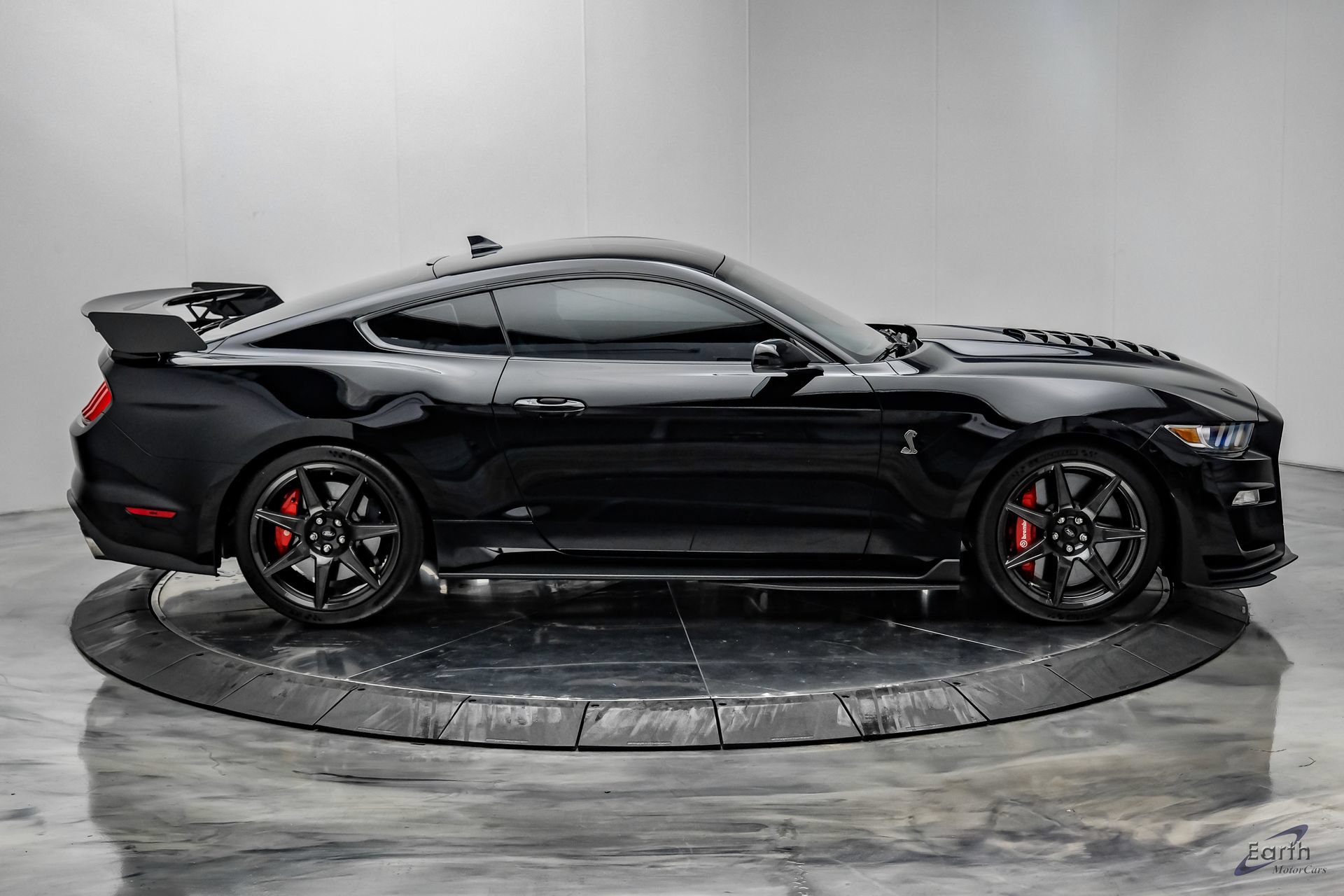 Used 2021 Ford Mustang Shelby GT500 w/ Carbon Fiber Track Pack RWD image 25
