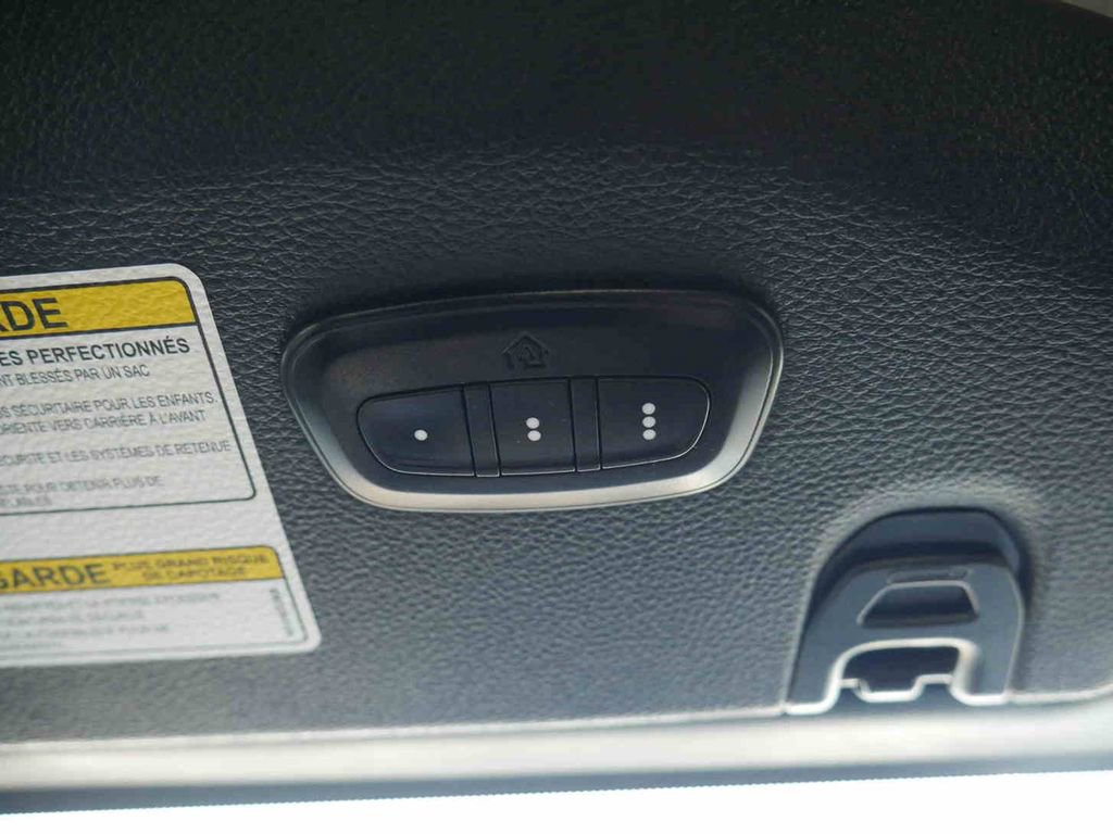 Used 2018 Jeep Wrangler Unlimited Sahara image 35