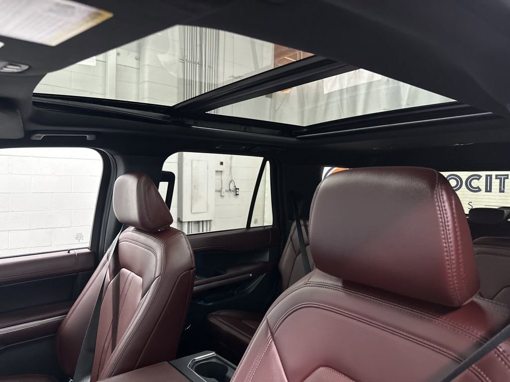 Used 2024 Ford Expedition Limited AWD/4WD image 38