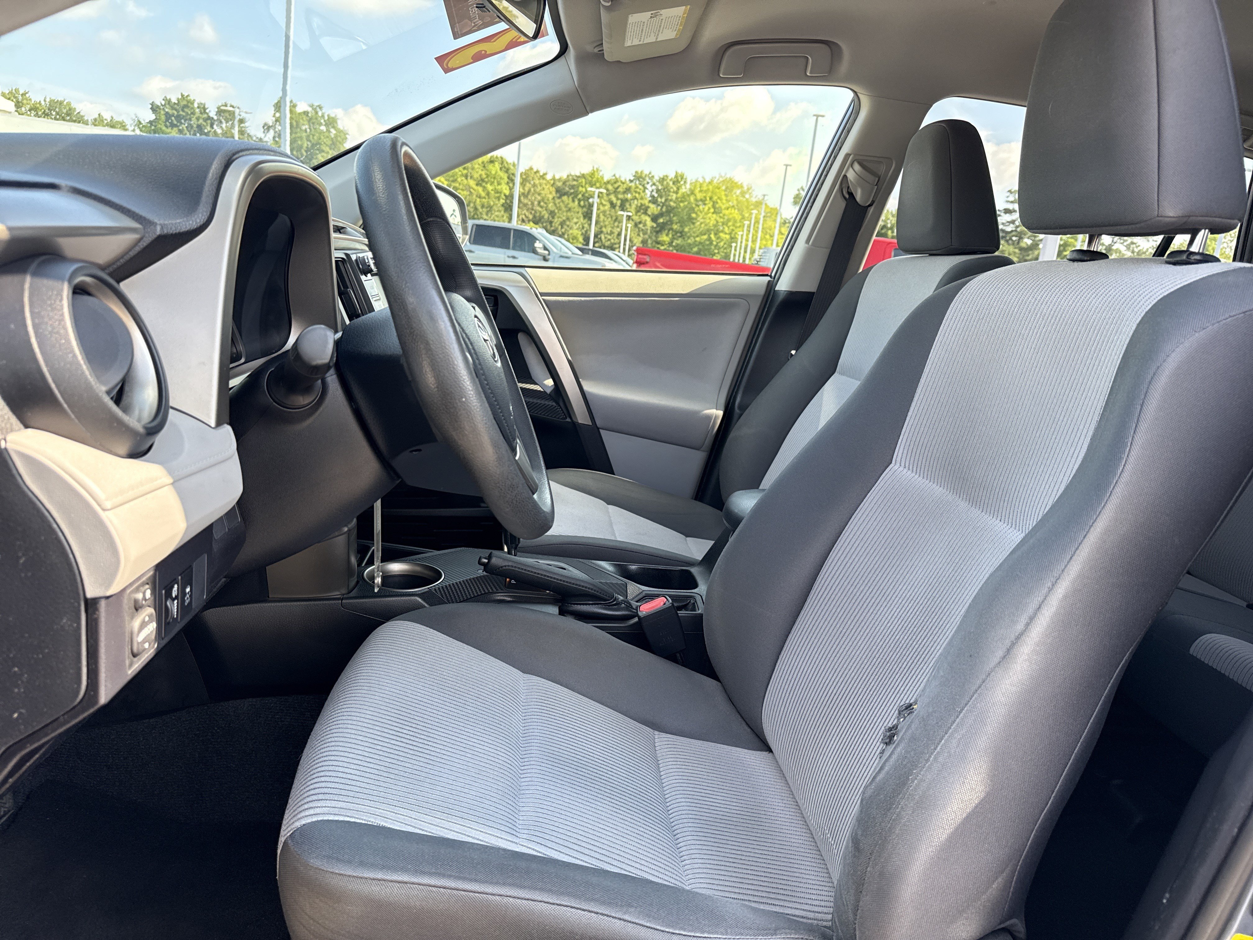 Used 2013 Toyota RAV4 LE FWD image 16