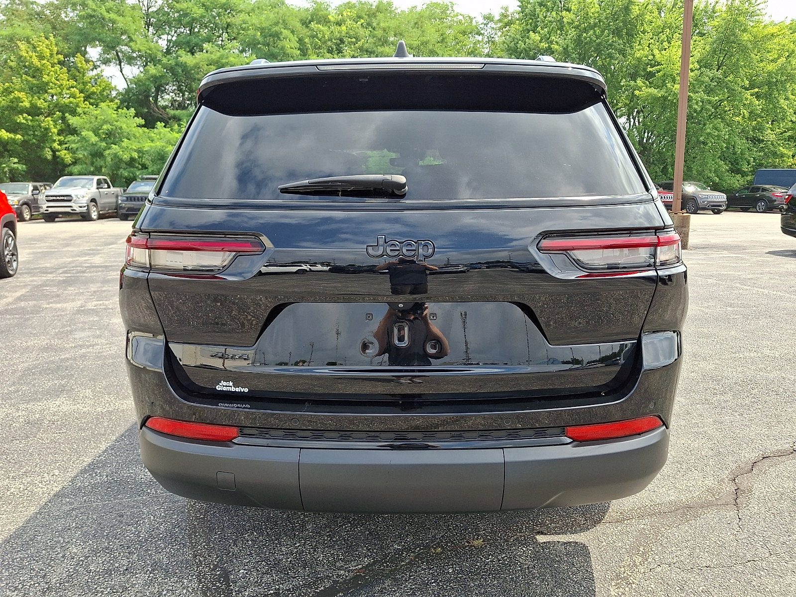 Certified 2023 Jeep Grand Cherokee L Laredo AWD/4WD image 10