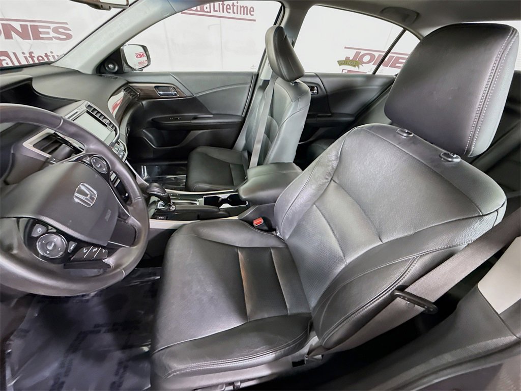 Used 2017 Honda Accord EX-L image 25