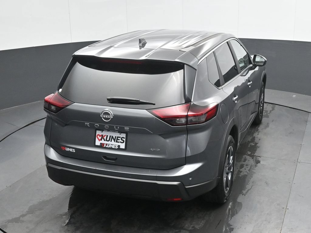 Used 2025 Nissan Rogue SV AWD/4WD image 29