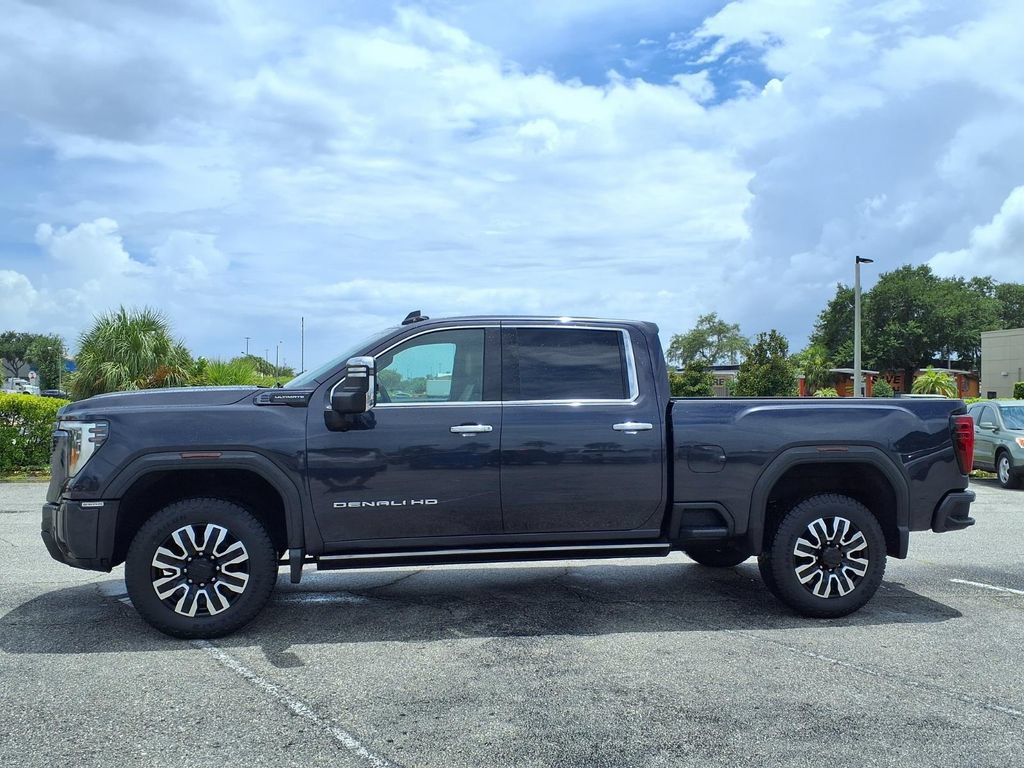 Used 2024 GMC Sierra 2500 Denali Ultimate AWD/4WD image 4