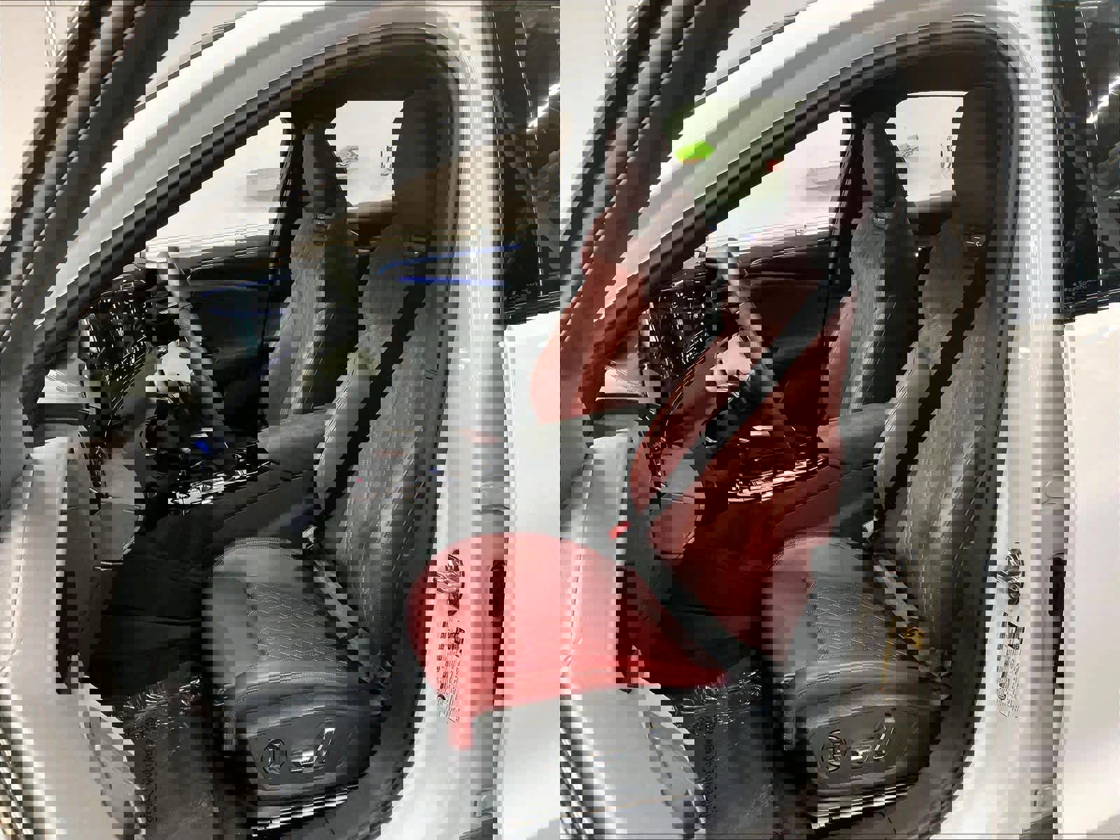 Certified 2025 Audi S6 e-tron Prestige w/ 21" Black Optic Package image 26