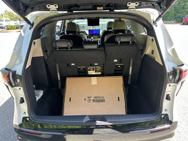 New 2026 Toyota Sienna Platinum AWD/4WD image 11
