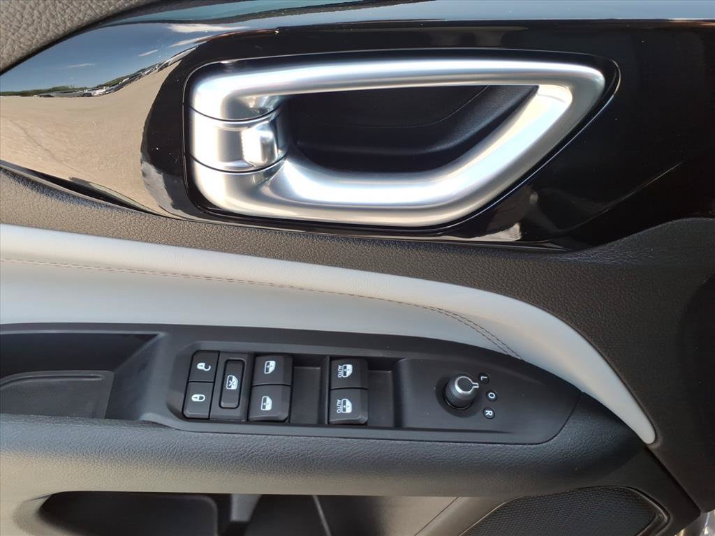 Used 2023 Jeep Compass Limited AWD/4WD image 20