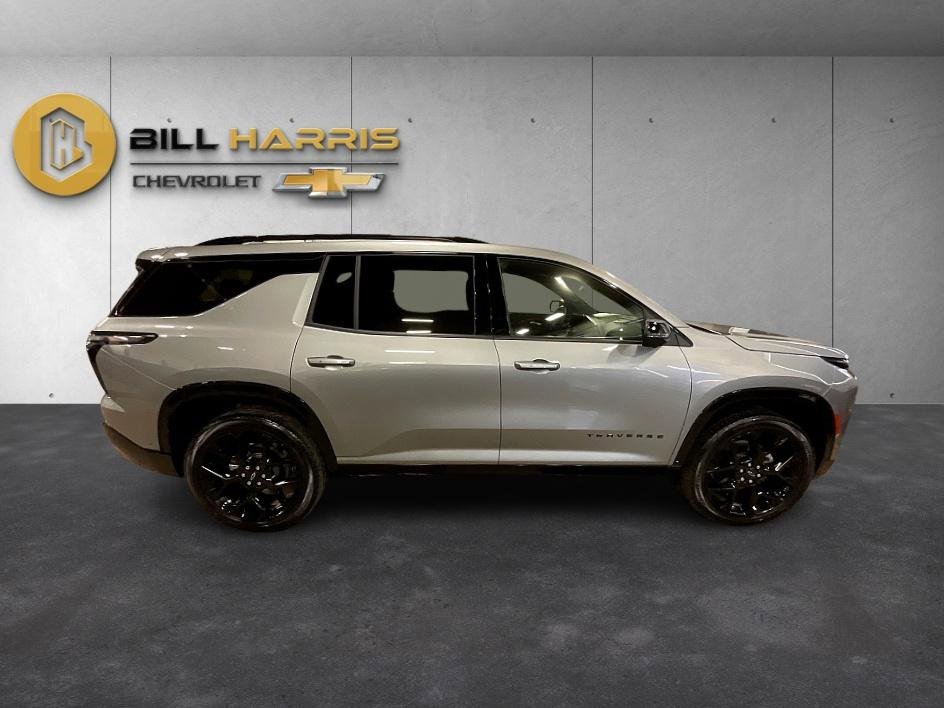 Used 2025 Chevrolet Traverse RS w/ LPO, Floor Liner Package image 10