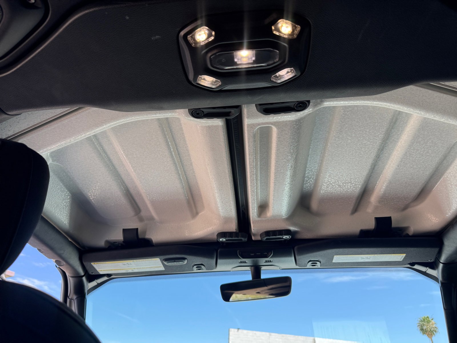 Used 2023 Jeep Wrangler Unlimited Sahara AWD/4WD image 33