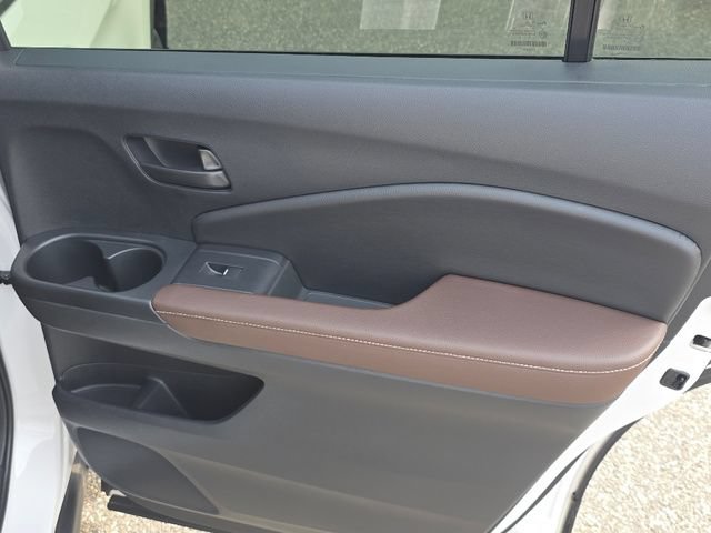 Certified 2025 Honda Passport EX-L image 13