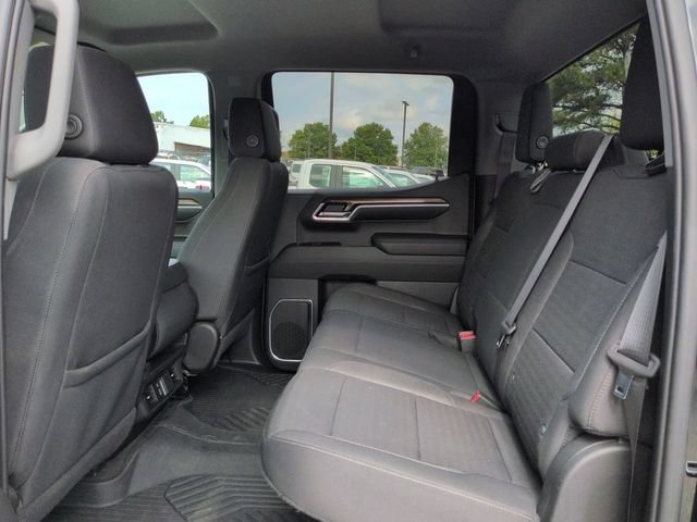 Used 2022 Chevrolet Silverado 1500 LT Trail Boss w/ LPO, Dark Essentials Package AWD/4WD image 17