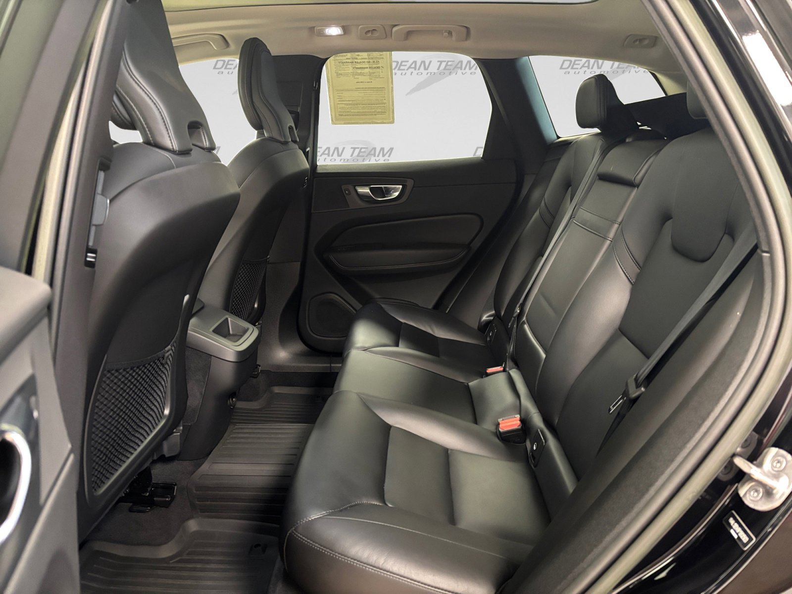 Used 2023 Volvo XC60 B5 Core w/ Climate Package FWD image 12