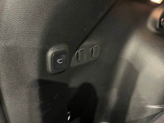 Used 2020 Jeep Cherokee Limited AWD/4WD image 13