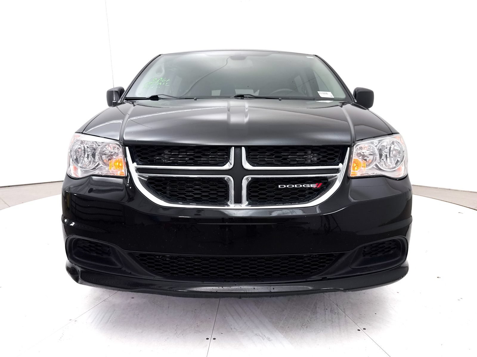 Used 2020 Dodge Grand Caravan SE w/ UConnect Hands-Free Group FWD image 9