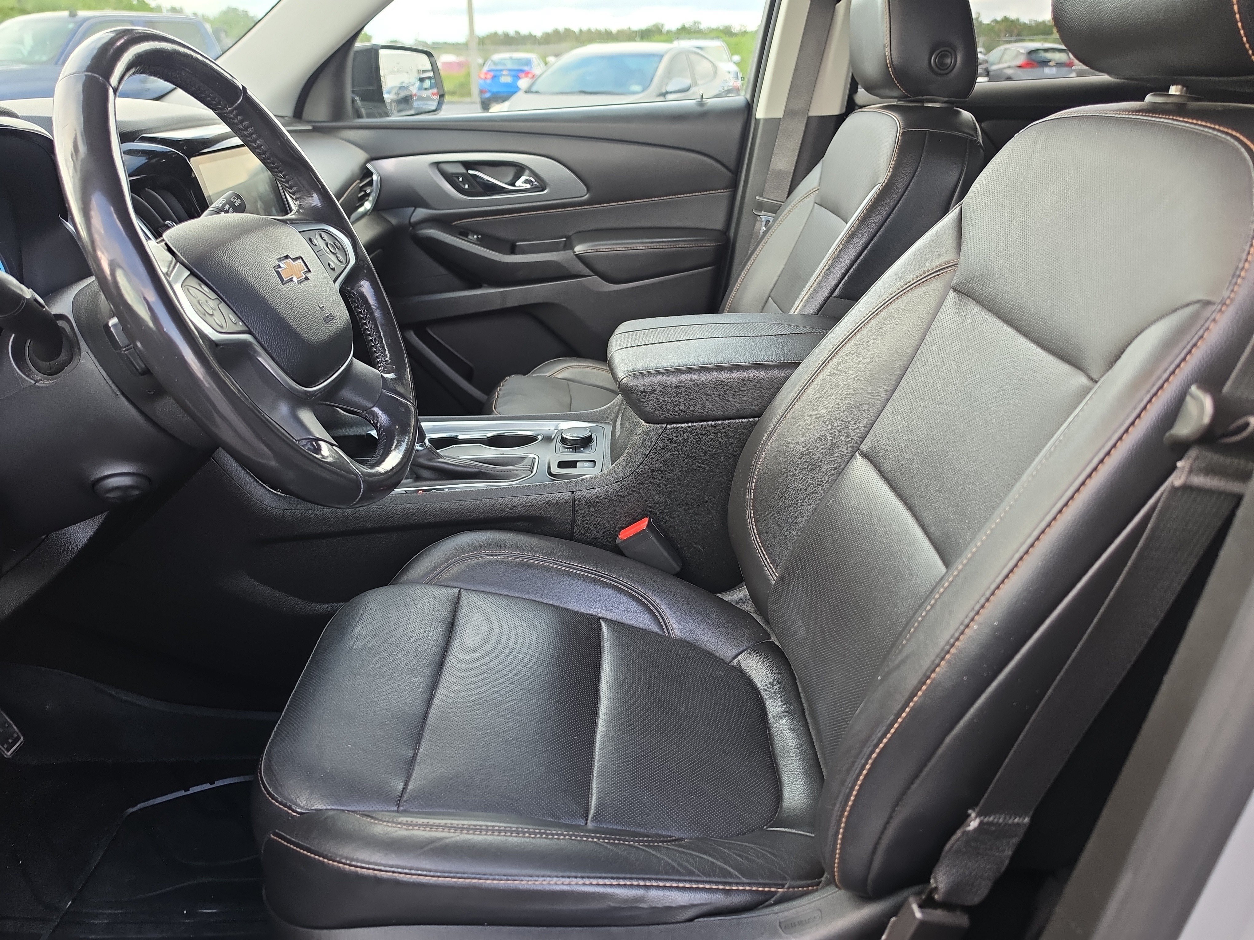 Used 2019 Chevrolet Traverse Premier w/ Redline Edition AWD/4WD image 17