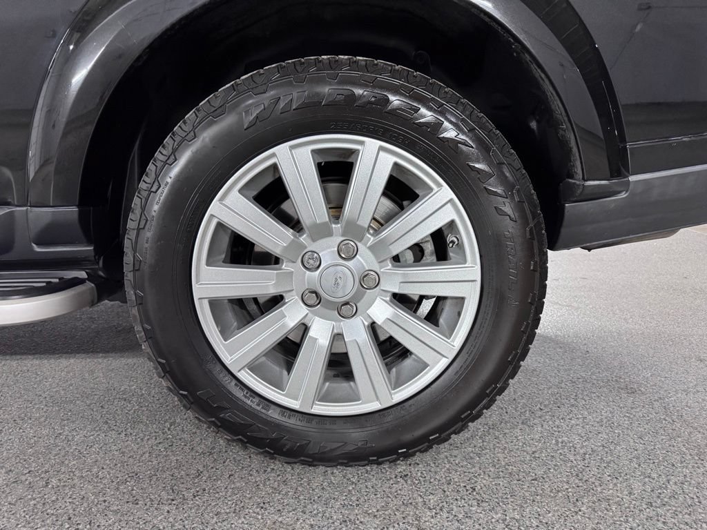 Used 2016 Land Rover LR4 AWD/4WD image 13