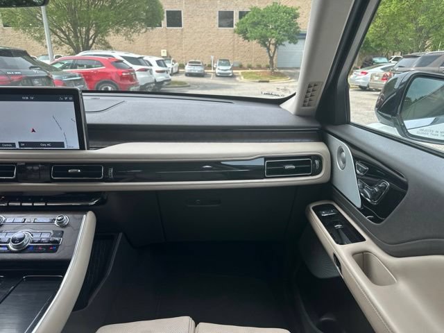 Used 2020 Lincoln Aviator Reserve w/ Equipment Group 202A AWD/4WD image 17