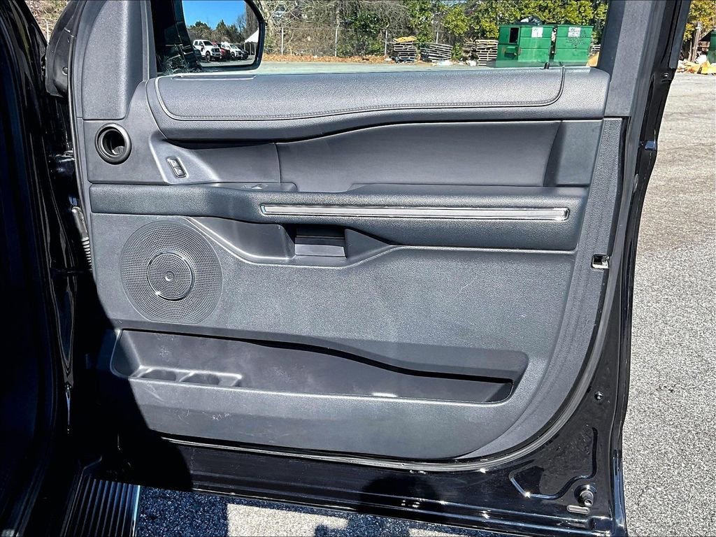 Used 2023 Ford Expedition Max XLT image 28