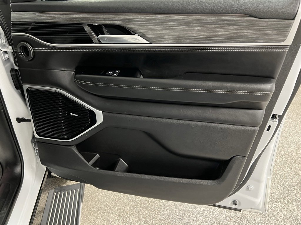 Used 2023 Jeep Wagoneer L Series III w/ Premium Group I image 67