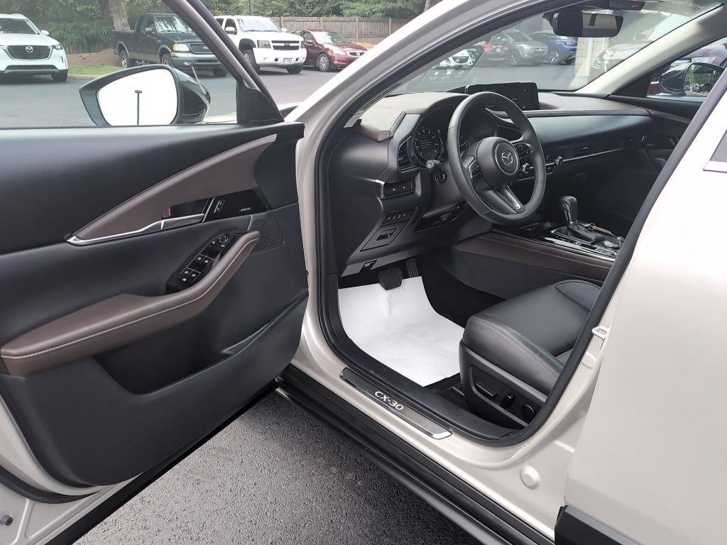 Used 2024 MAZDA CX-30 2.5 Turbo w/ Premium Package AWD/4WD image 16