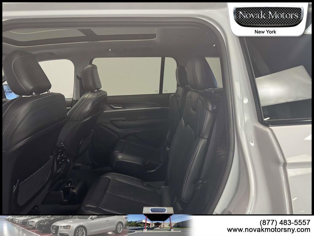 Used 2023 Jeep Grand Cherokee L Limited AWD/4WD image 11