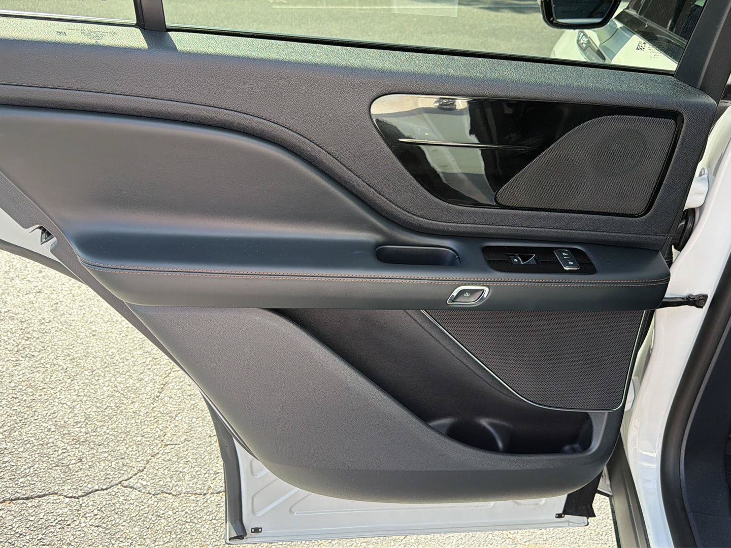Used 2026 Lincoln Aviator AWD image 19
